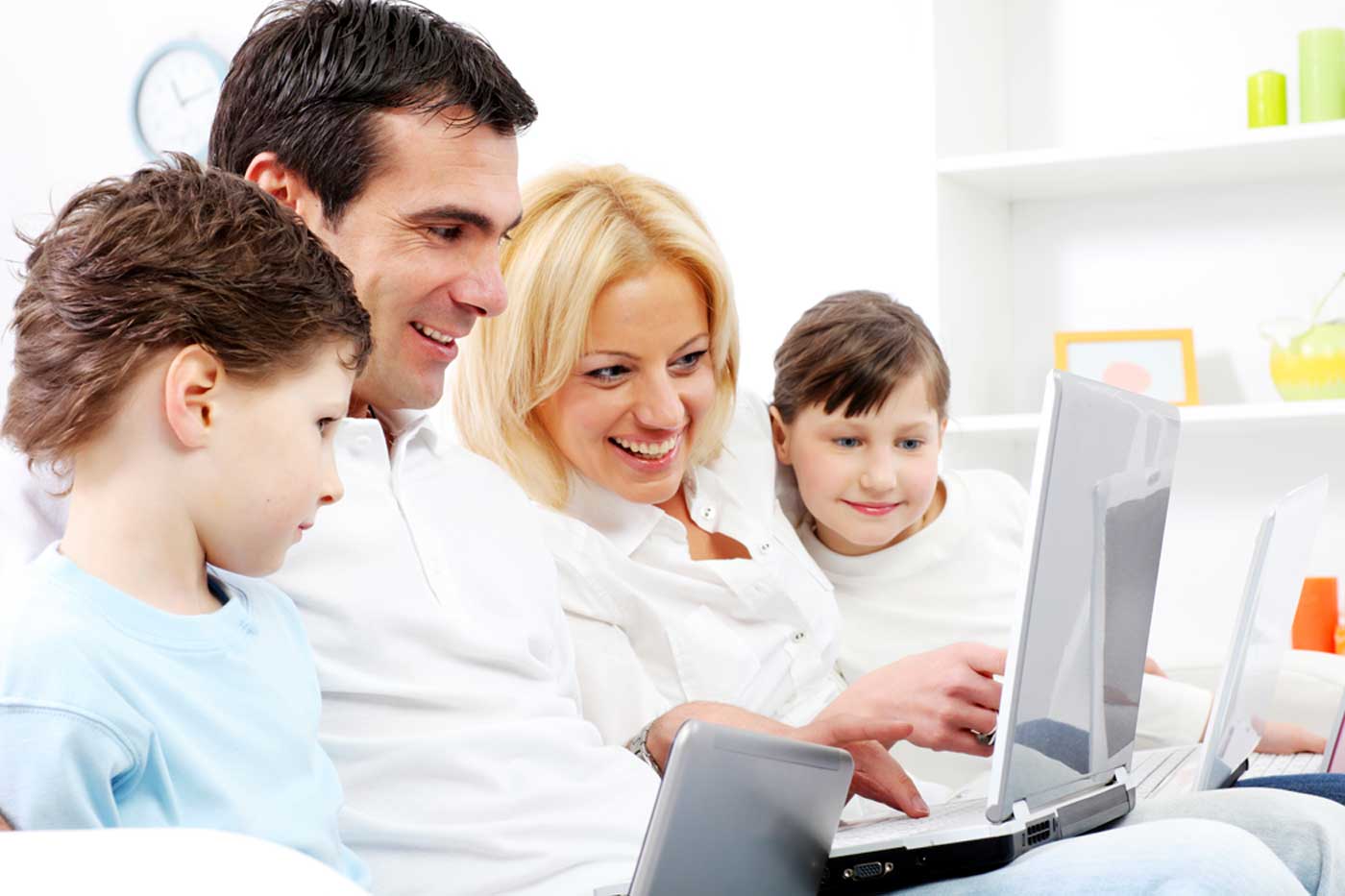 Happy-Family-with-Laptops-WEB.jpg